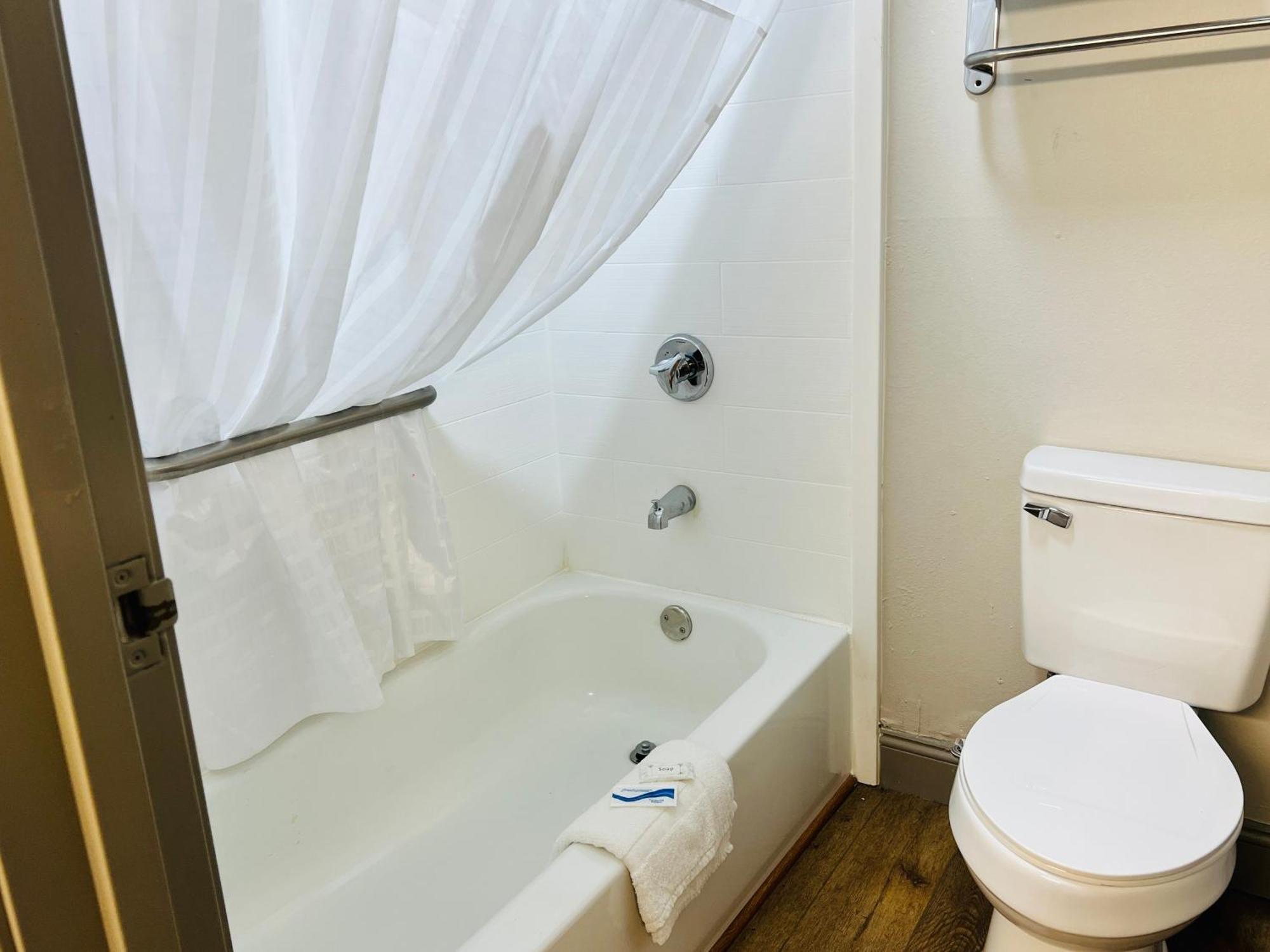 Rosewood Inn By Oyo Union City I-69 Εξωτερικό φωτογραφία